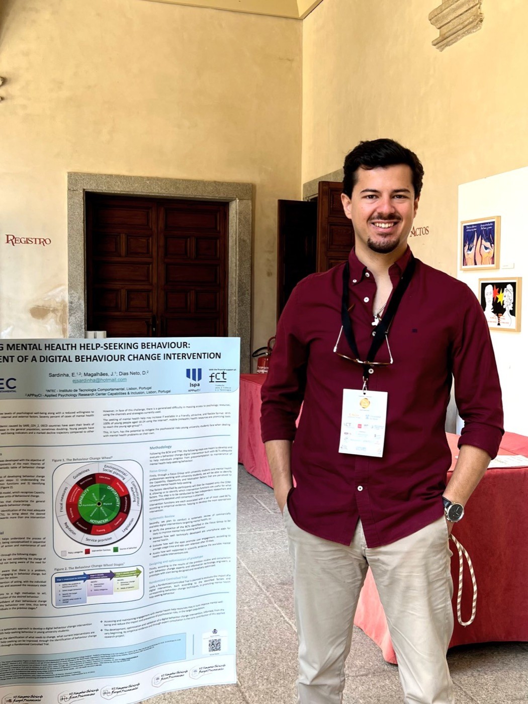 Eduardo beside his research poster at VI SIRPS